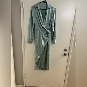 Forever 21–New-Satin Light Mint Dress Long Sleeves- detail wrap Size: Medium